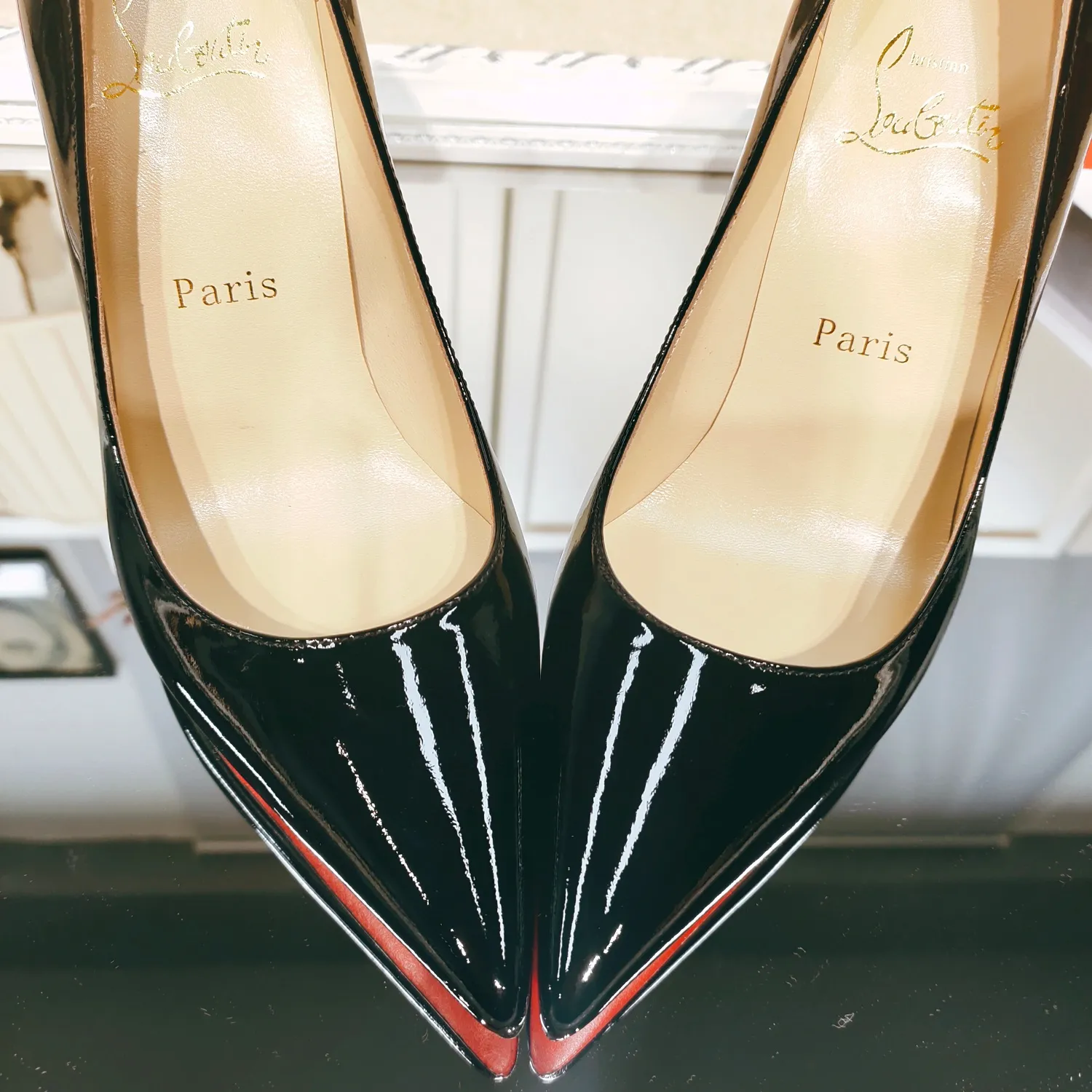 👟👟Ex-factory price 560👟👟 Women's shoes, women's clothing, women's shoes, women's clothing, women's shoes, women's clothing, women's shoes, women's clothing 🎀Christian Louboutin (Christian Louboutin) CL red-soled shoes, early spring style.  A must-have high-heeled shoe for fairies, with 5 types of heel heights to choose from! The original version was disassembled and developed, produced with original craftsmanship, and after 3 months of continuous debugging, it can be shipped perfectly. Stable and comfortable high heels allow every fairy to control them easily. The lines on the back of the foot are super sexy and suitable for various occasions. Original matching packaging! 💞Fabric: Imported sheepskin, cow patent leather, cowhide + special materials (other materials and colors can be customized according to drawings) 💕Inner lining, feet: imported sheepskin! 💕Outsole: Italian red high-gloss leather outsole 💕Heel height: 10cm 💕Number of sizes: 35-39 (34/40/41 can be customized)